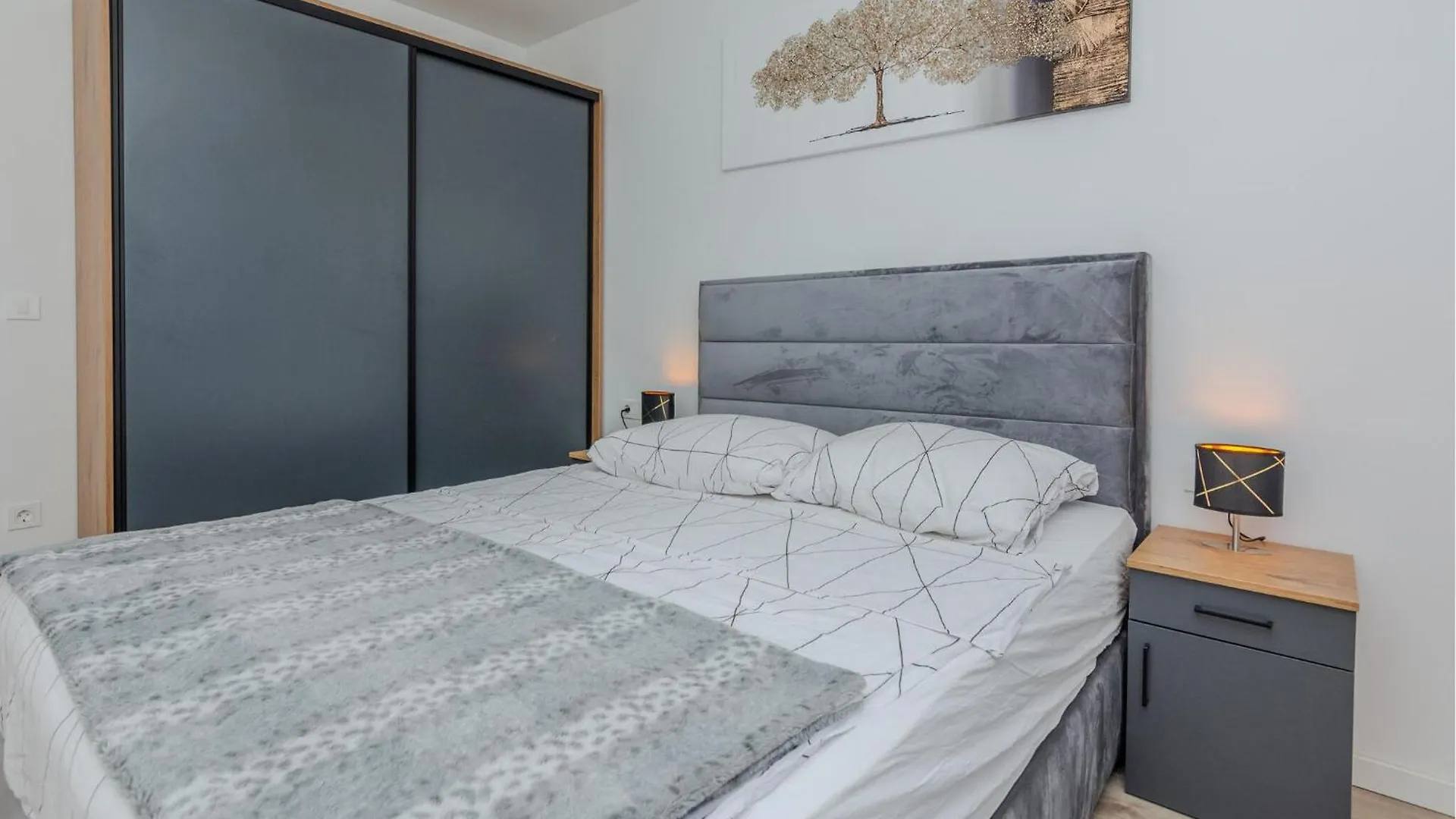 Nice Apartment In Nin With House Sea View 0*,