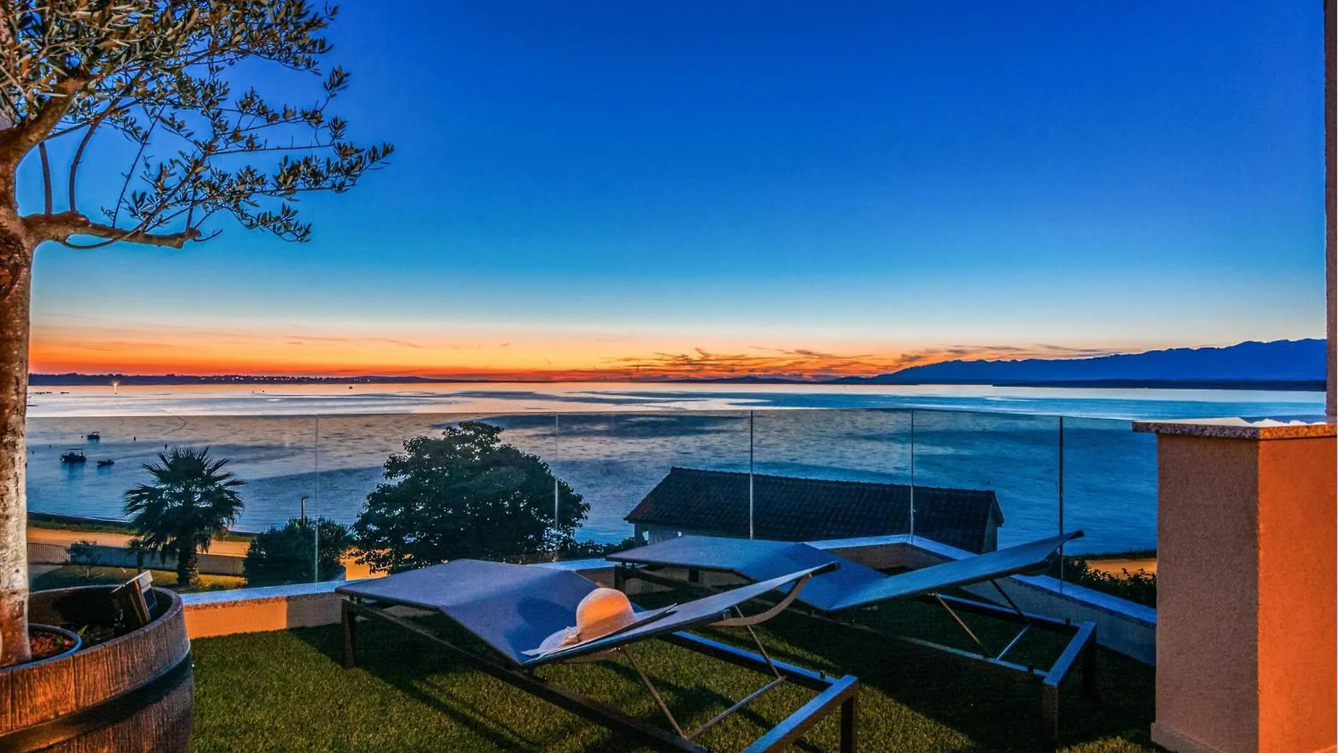 Nice Apartment In Nin With House Sea View